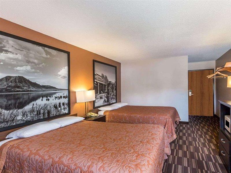Отель Super 8 By Wyndham Madison Экстерьер фото